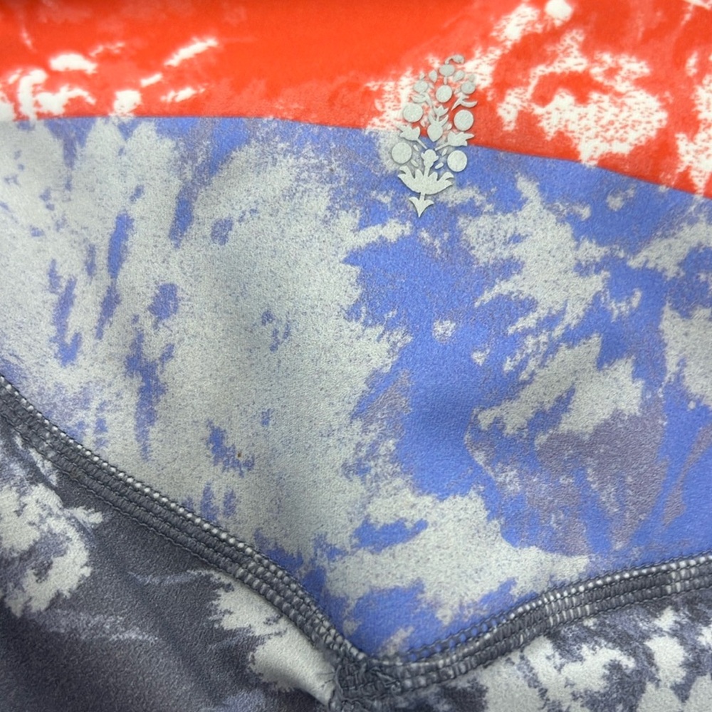 Brand new ~ Free People Movement Wave Rider Leggings SIZE XS + free fp bag! - Picture 7 of 17
